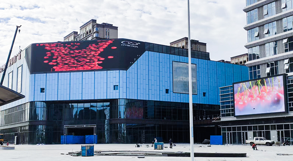 �����˴�ͭ����㳡