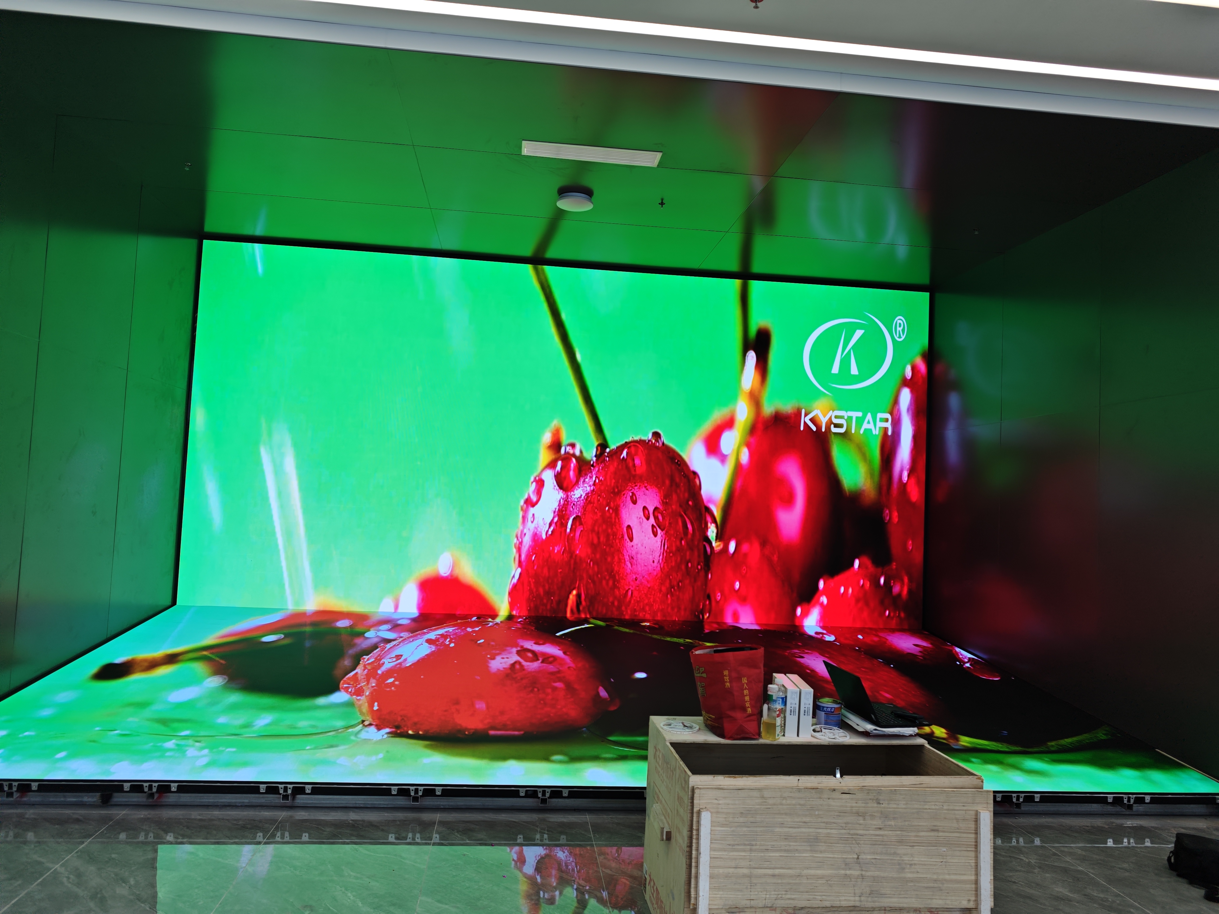 ����ĳ��˾չ��