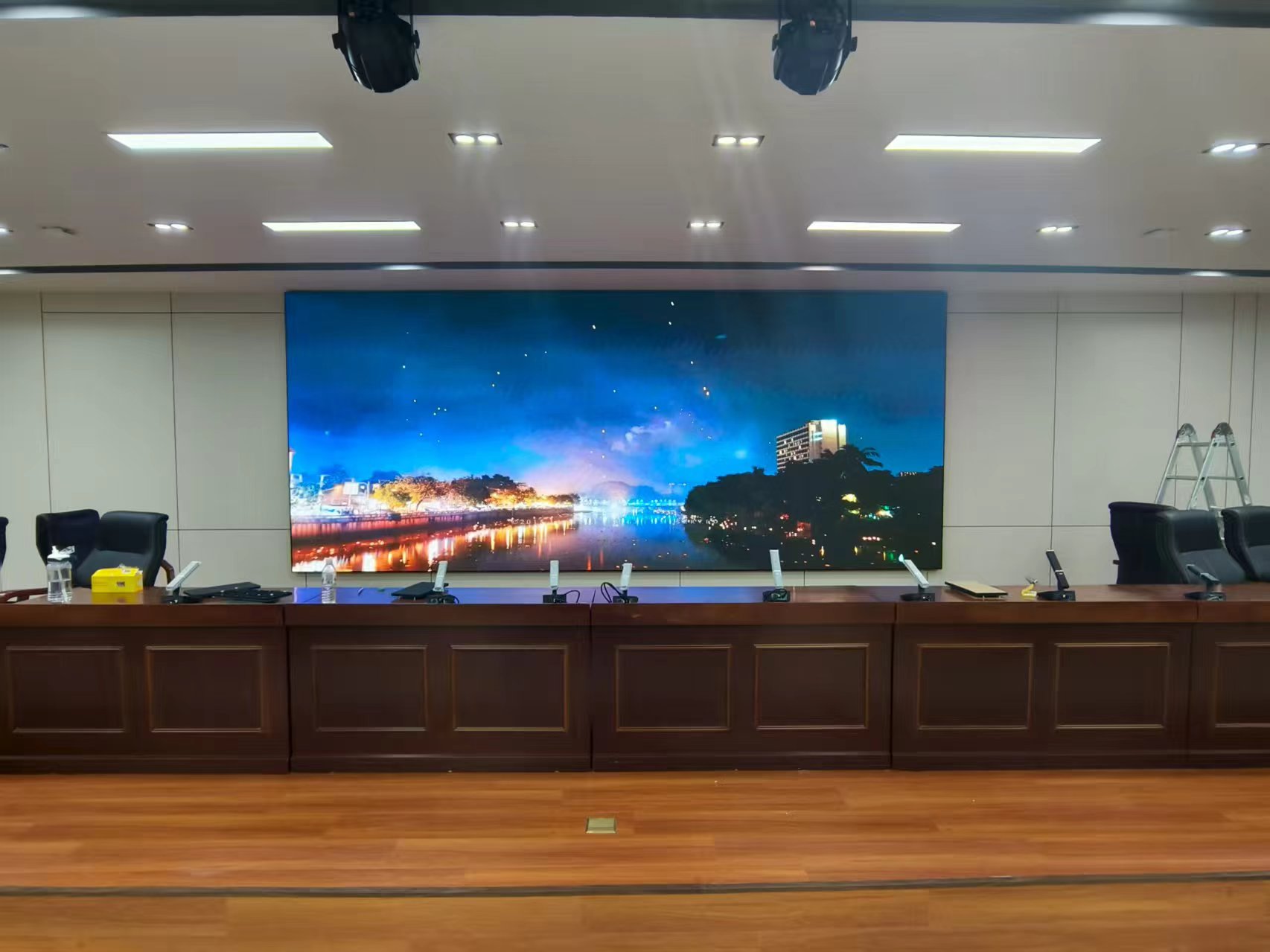 �������Ժ